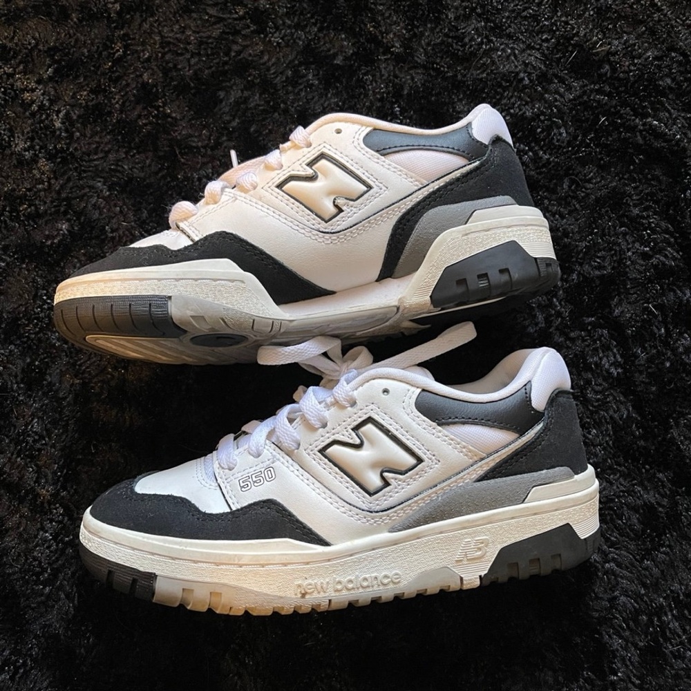 New Balance kids Black and White Sneakers